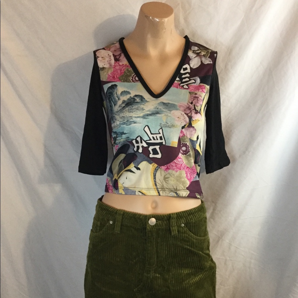 Silky Asian art print cropped shirt medium